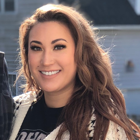 Meet your Posher, Christine - Picture 1 of 1